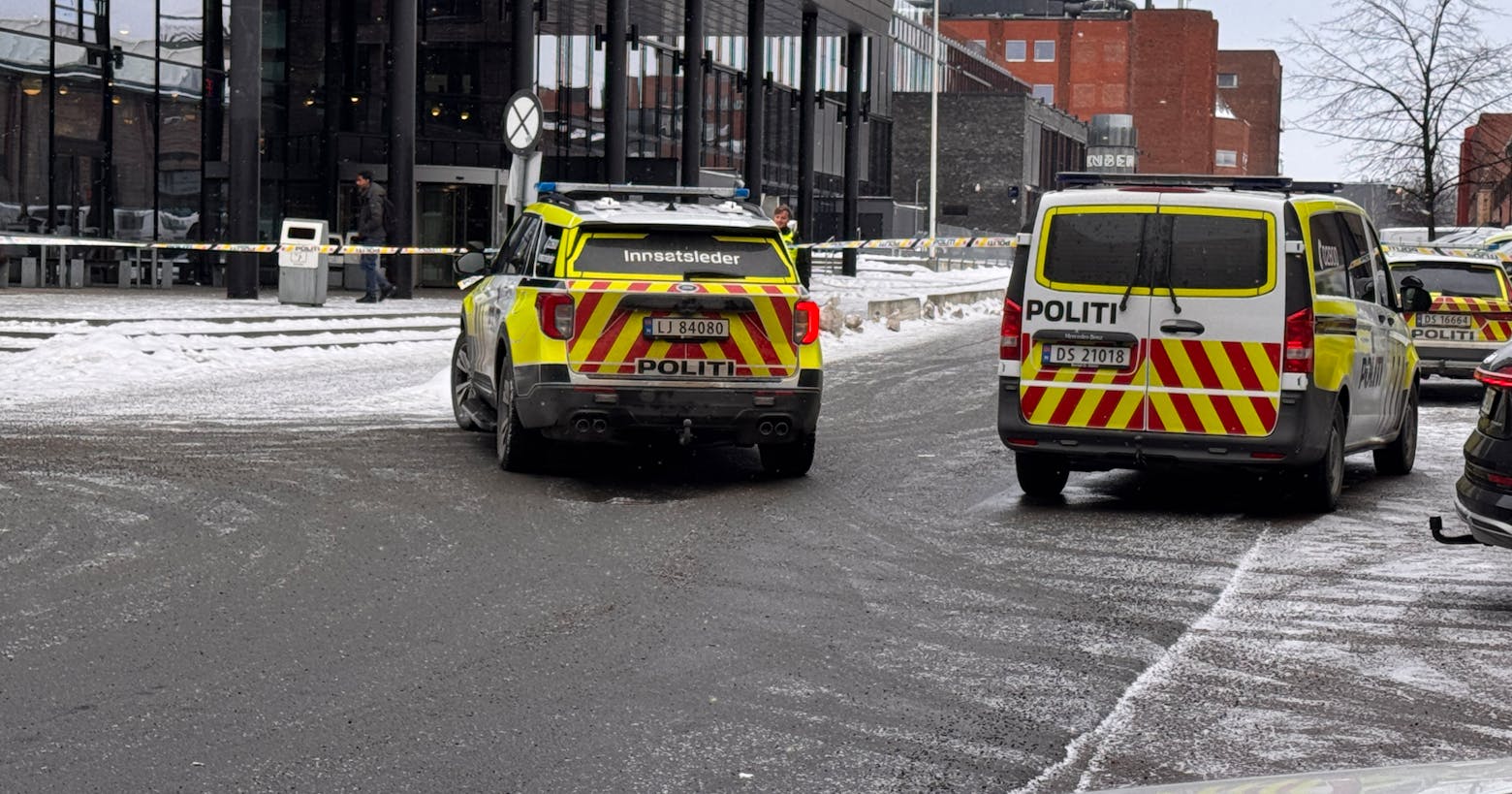 Skudd avfyrt ved videregående, leter fortsatt etter mistenkt