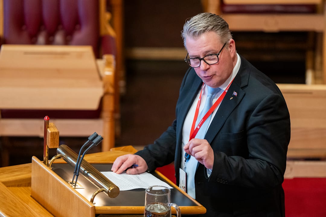 Kontrollkomiteen går for åpne høringer i Epstein-gransking