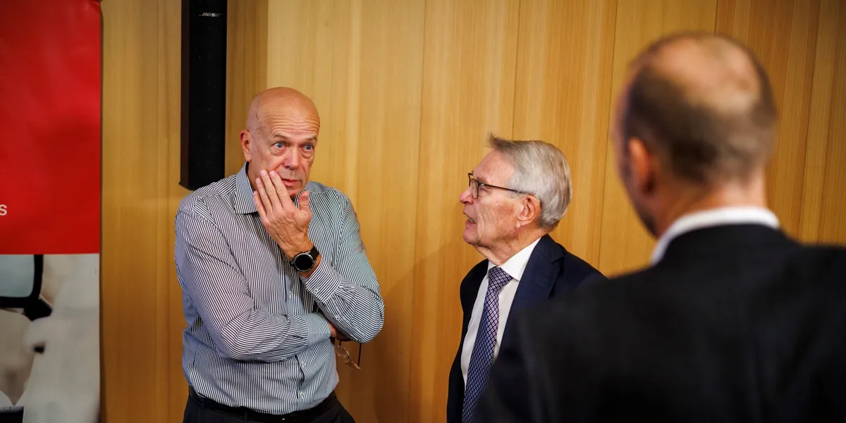 Elkem selger mesteparten av silikonvirksomheten til hovedeieren sin