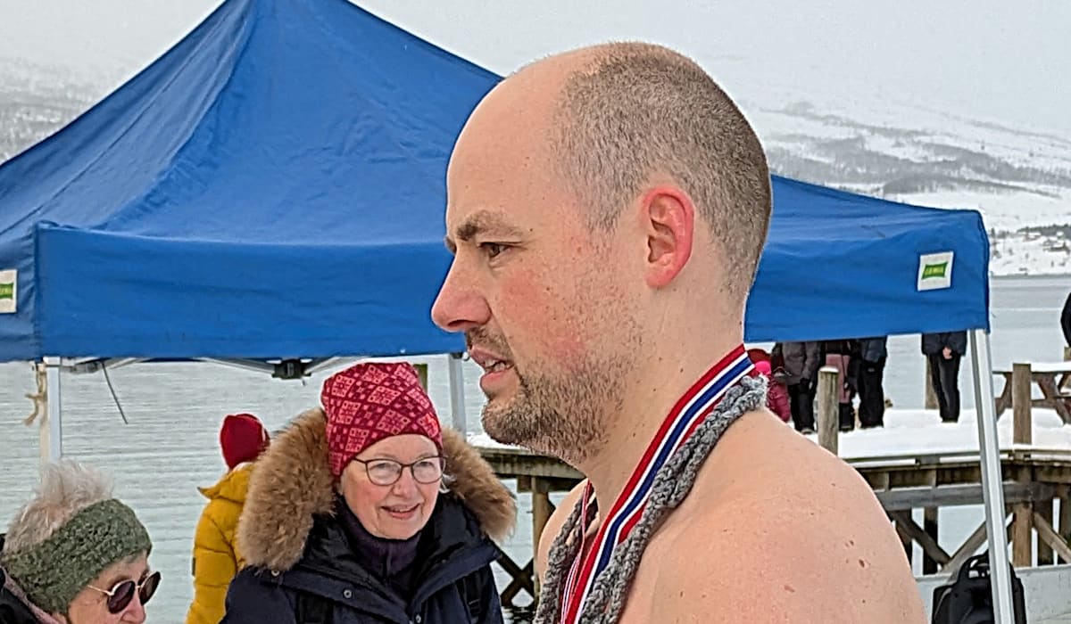 Den store isbadedagen: – Å hoppe uti er en dårlig idé