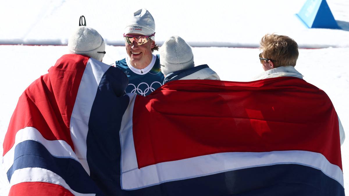 Iversen oppløst i tårer da Klæbo ble historisk: – Jeg skylder ham en veldig stor takk