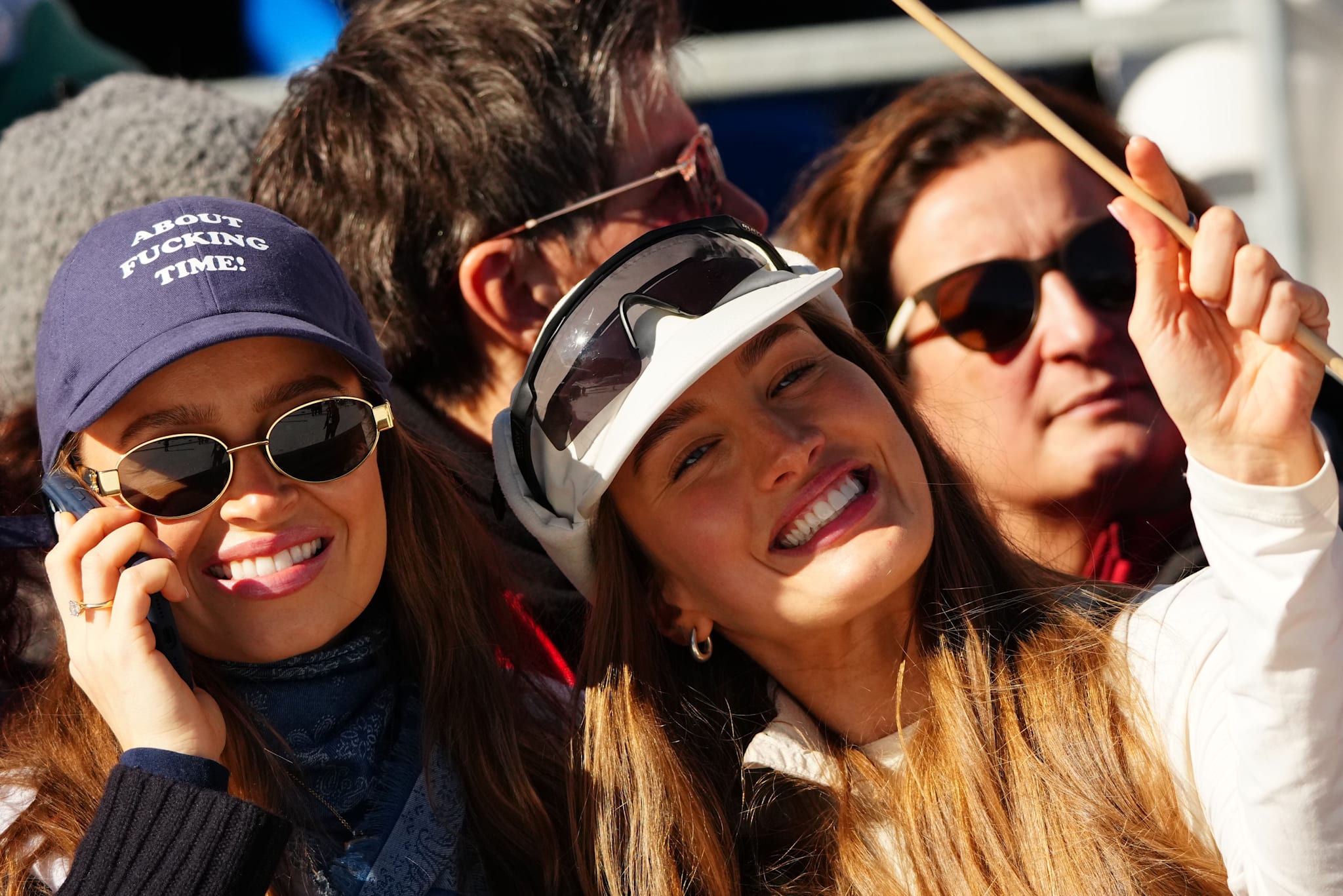 Kjærestene rørt av gull­guttene: – Det er veldig deilig