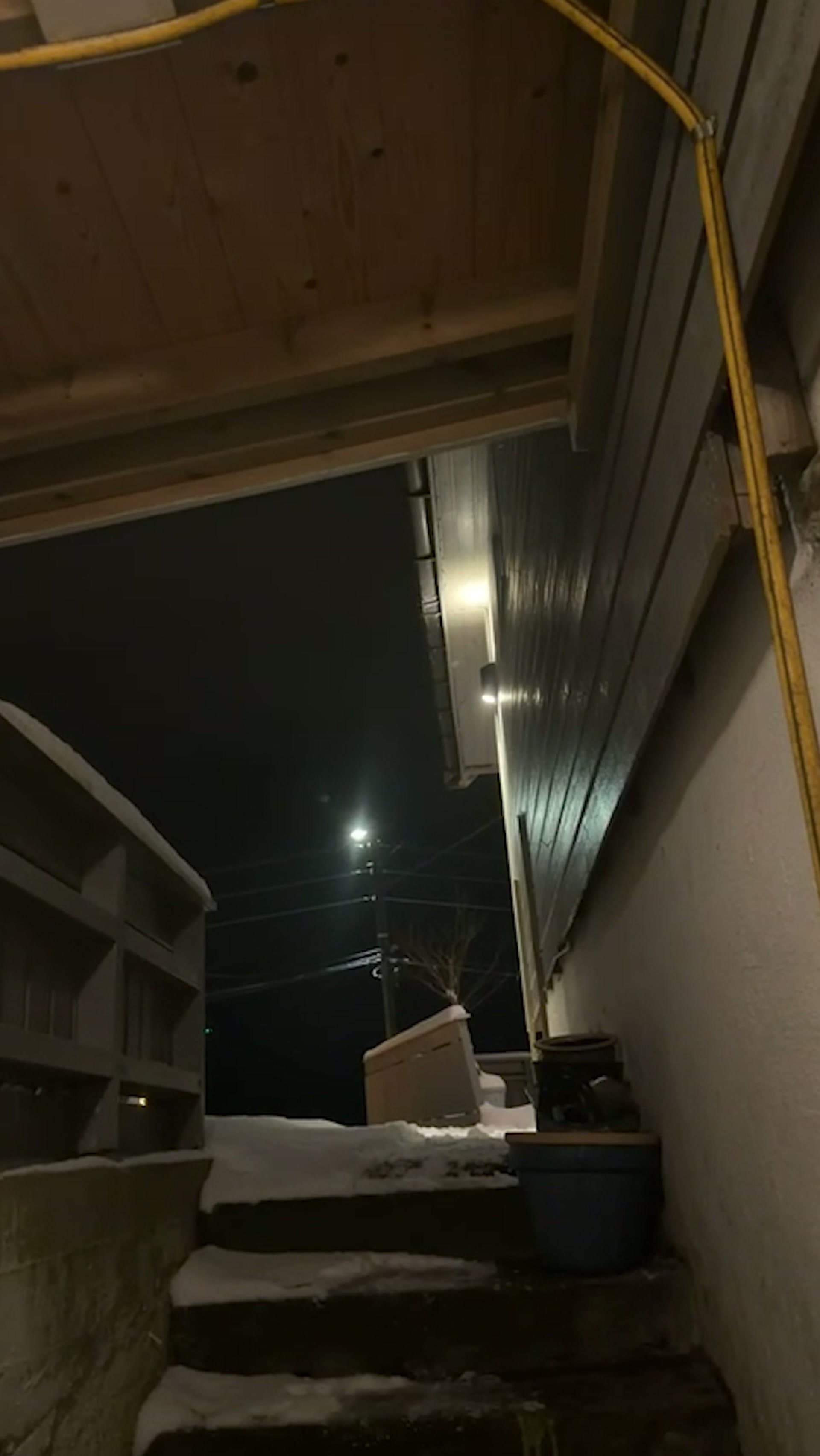 Her hører naboen smell – nå er mannen siktet for drapsforsøk