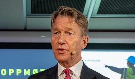 Regje­ringen griper inn