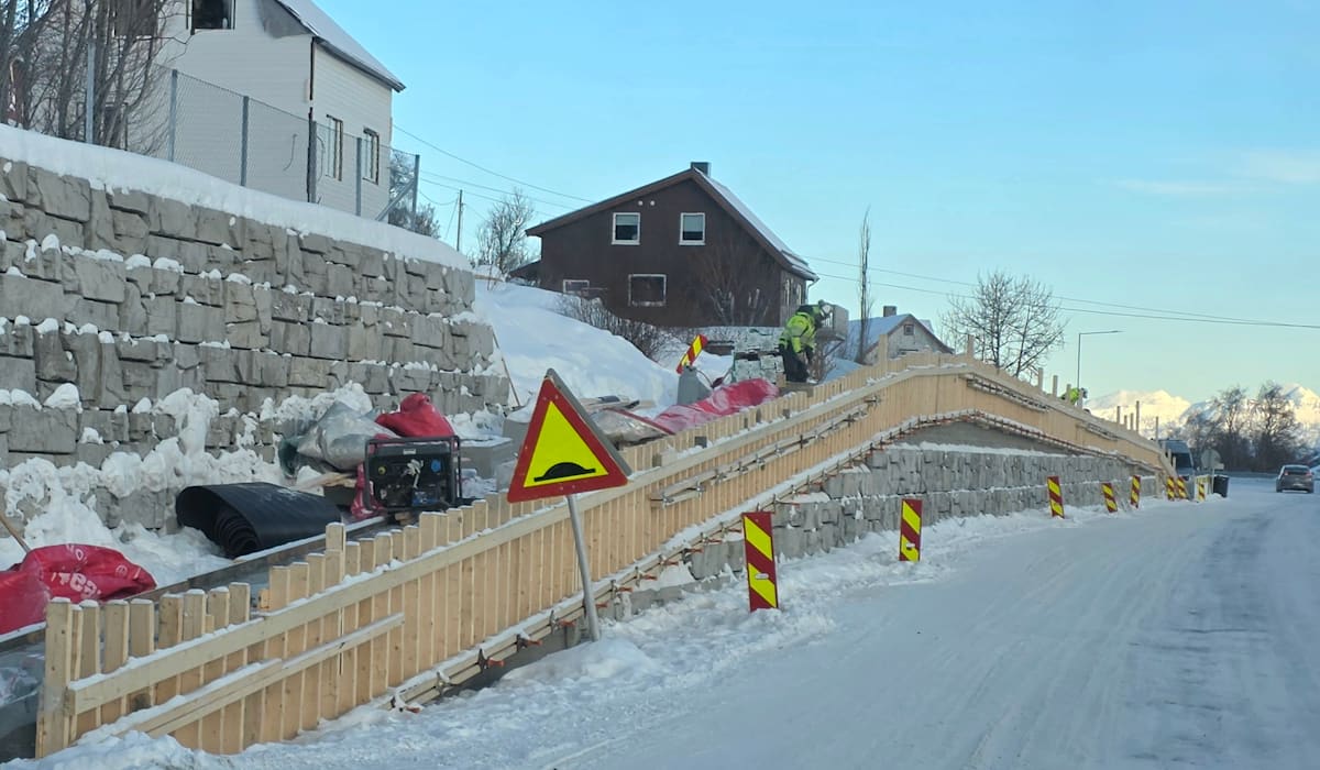 Tirsdag må bilistene velge omkjøring