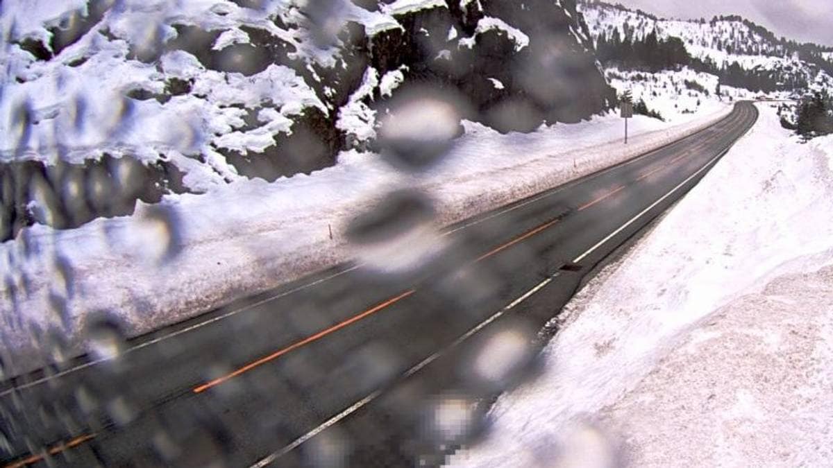 Fleire vegar stengt på grunn av ras eller rasfare