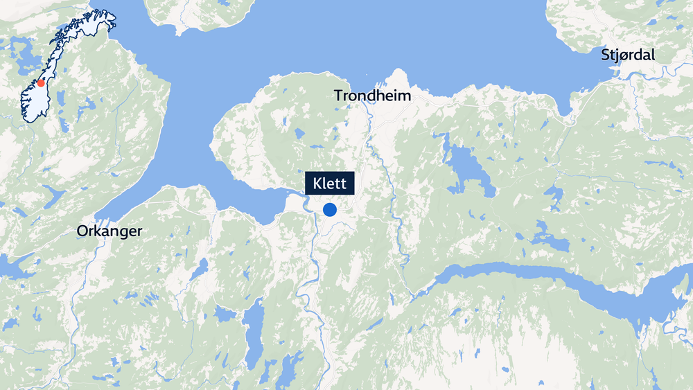 Stanset bil med spikermatte i Trondheim