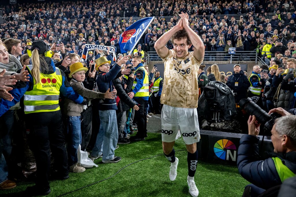 Starter salg av den ikoniske gulldrakten