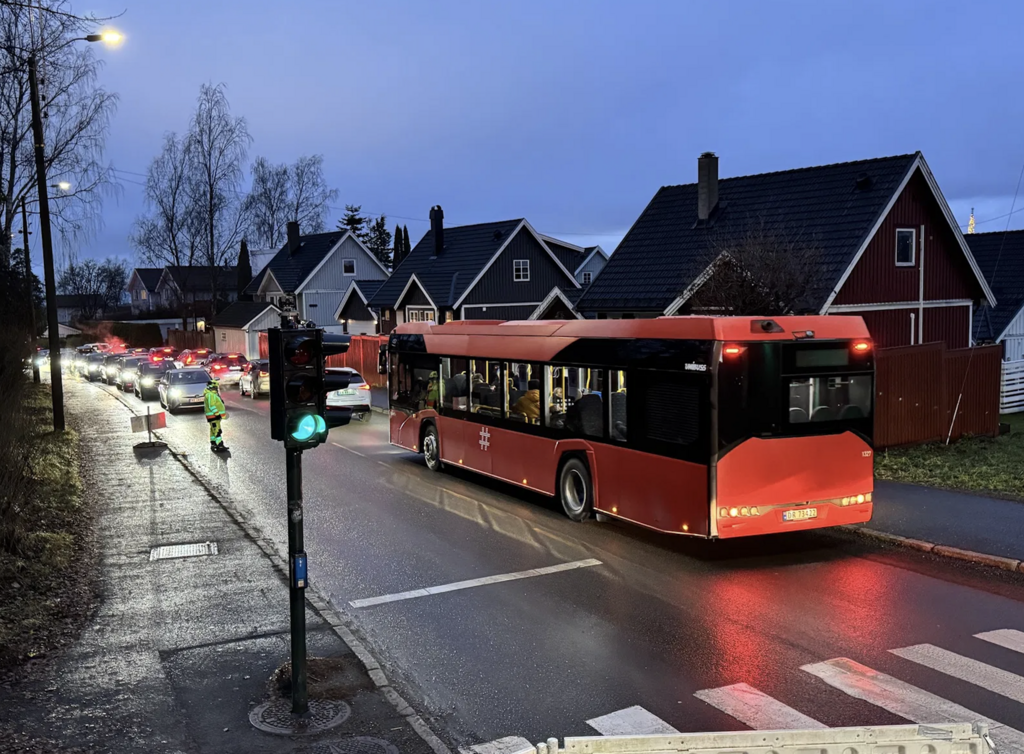 Trafikken akkurat nå: Flere busslinjer forsinket med 25 minutter