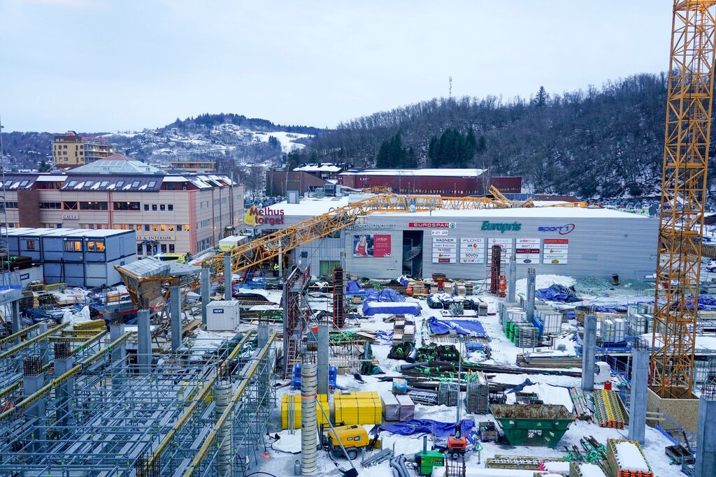 Skal rive Melhustorget