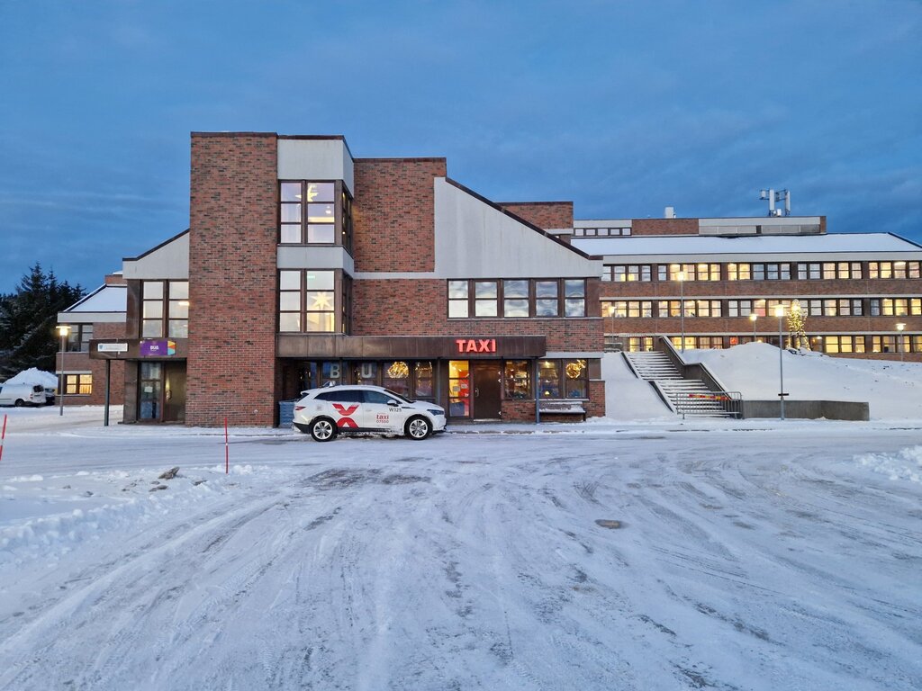 Taxisentralen må ut: Sier opp leieavtalen