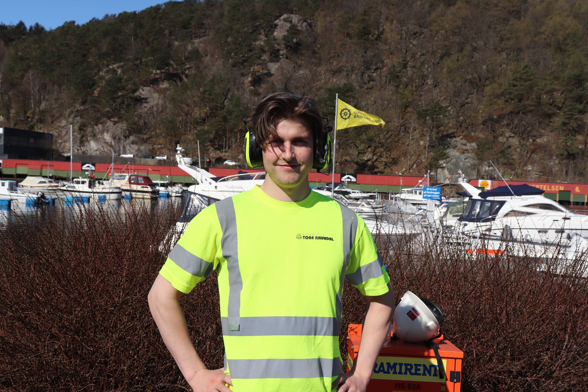 For et vær! I dag var det ikke noe problem for Kasper å jobbe utendørs