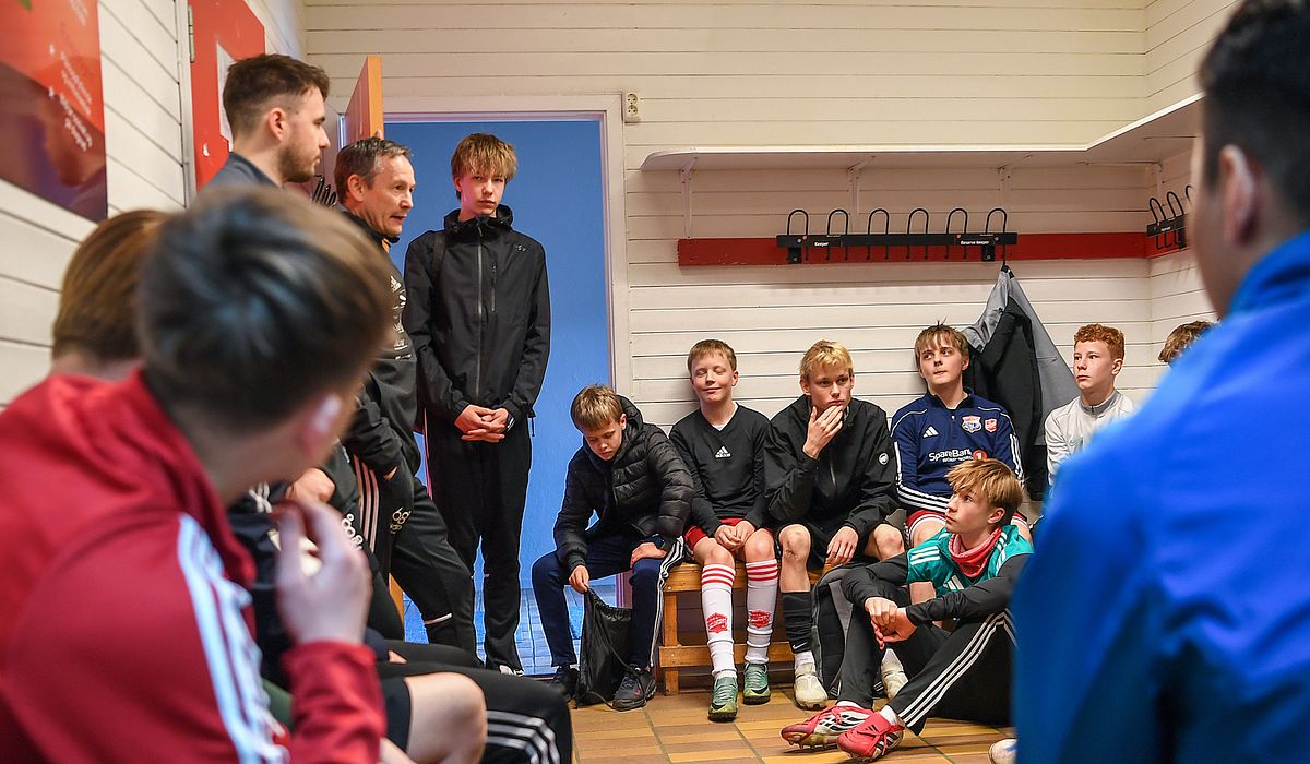 20 gutter sluttet – så kom telefonen