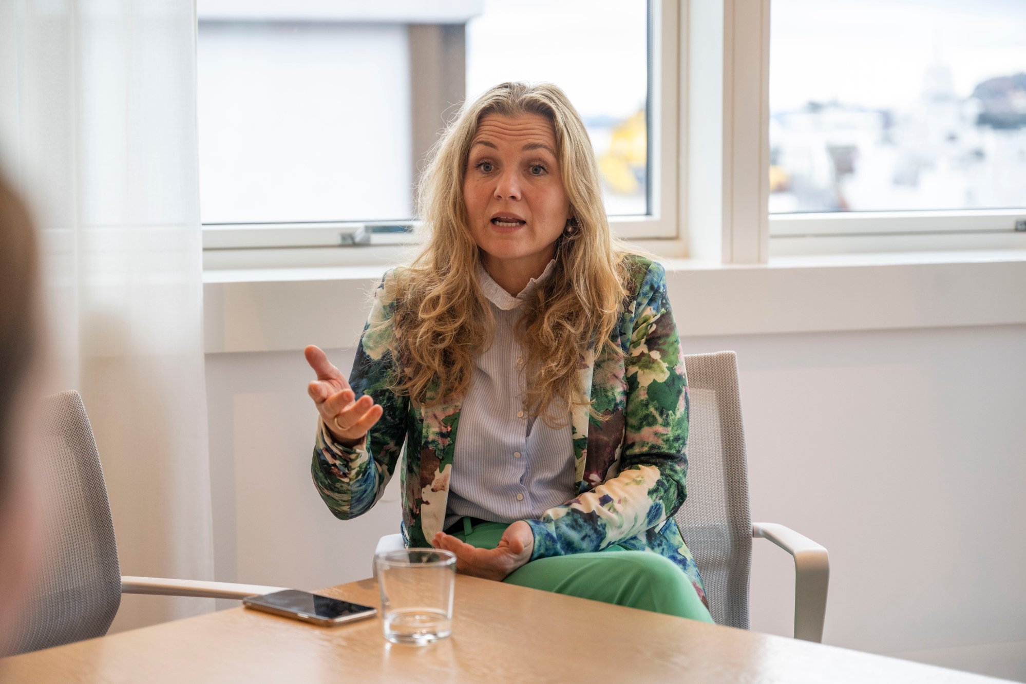 Regjeringen må vurdere å gi hormonbehandling på blå resept: – En seier for alle kvinner midt i livet