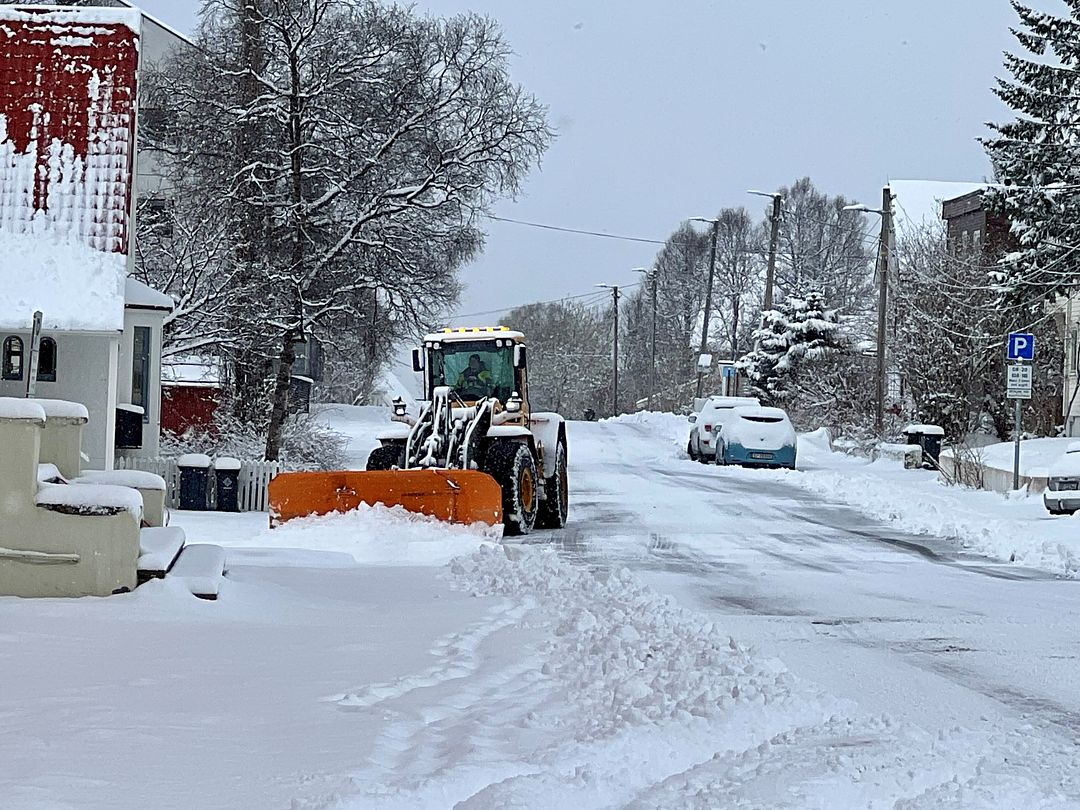 Vinteren gjør snarvisitt - opp mot 30 centimeter snø