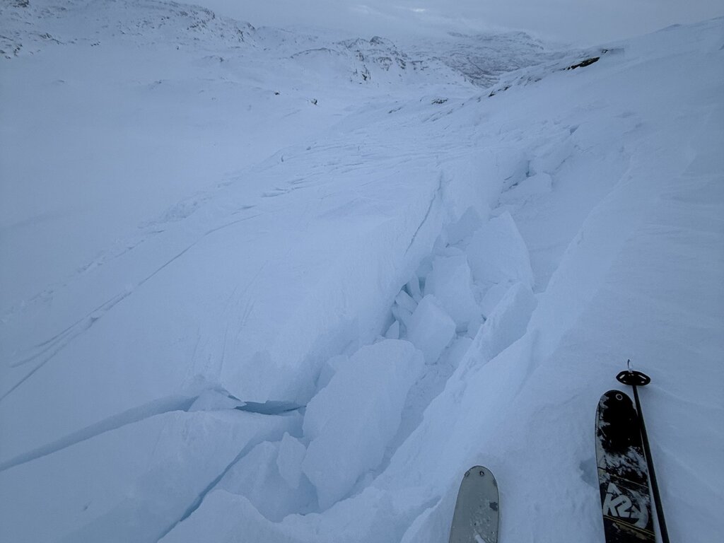 Varsler betydelig snøskredfare