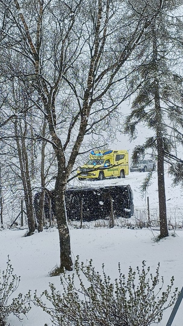 Dårlig føre og glatt på stedet: Rykker ut til trafikkulykke