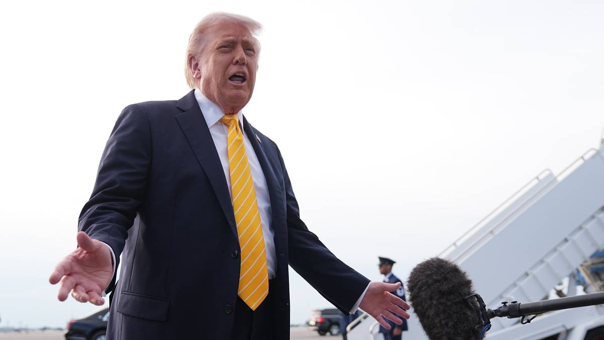 Iran advarer USA mot å gå inn i Hormuzstredet