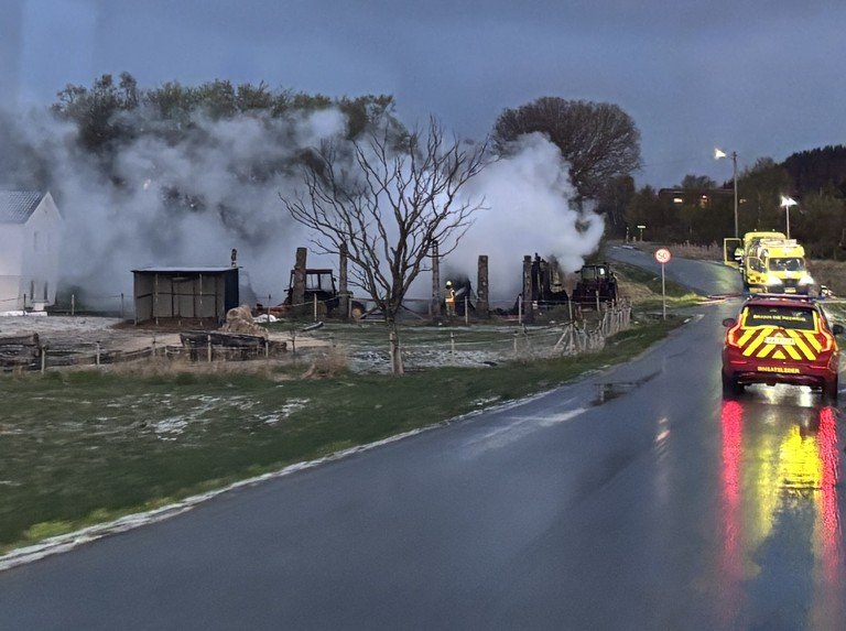 Ekslosjonsfare avblåst etter garasjebrann