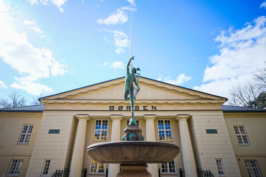 Oljeaksjer stiger på Oslo Børs 