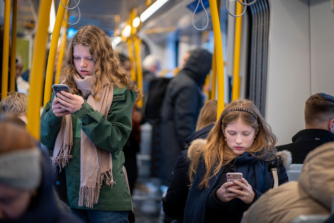 Nye tall: 13-15-åringer seks timer på skjerm hver dag
