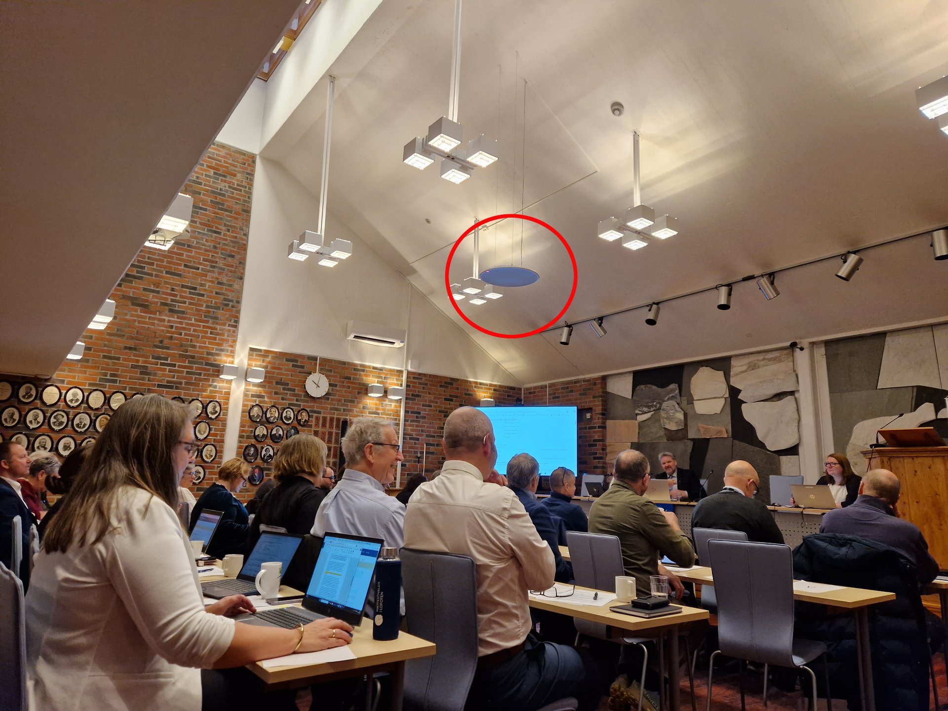 Ordføreren advarte om "UFOen" i taket