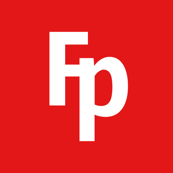 Kollisjon mellom lastebil og personbil