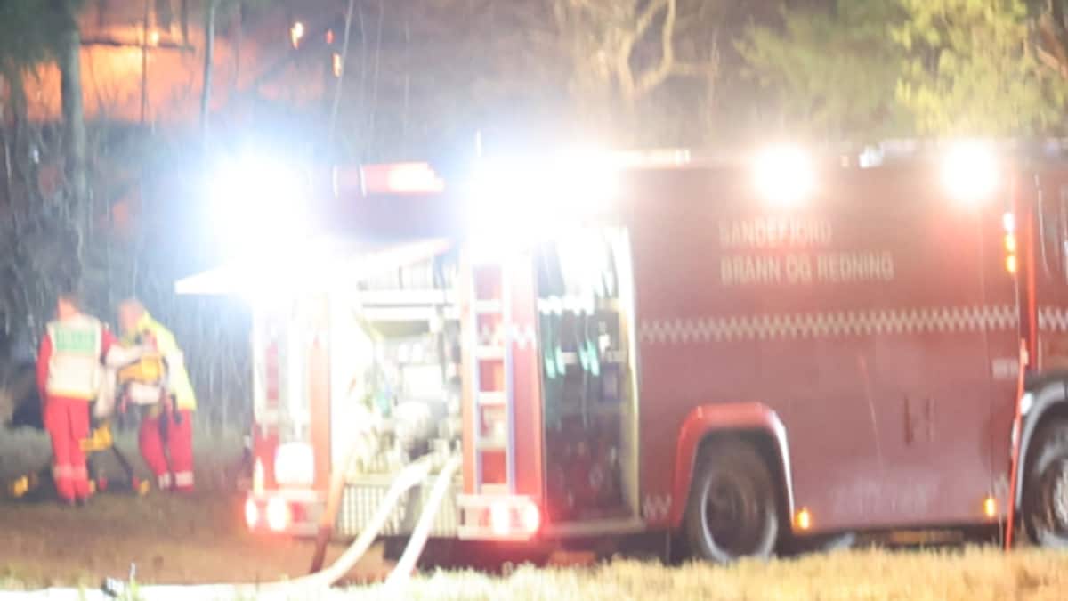 Brann i Sandefjord: En person er funnet omkommet
