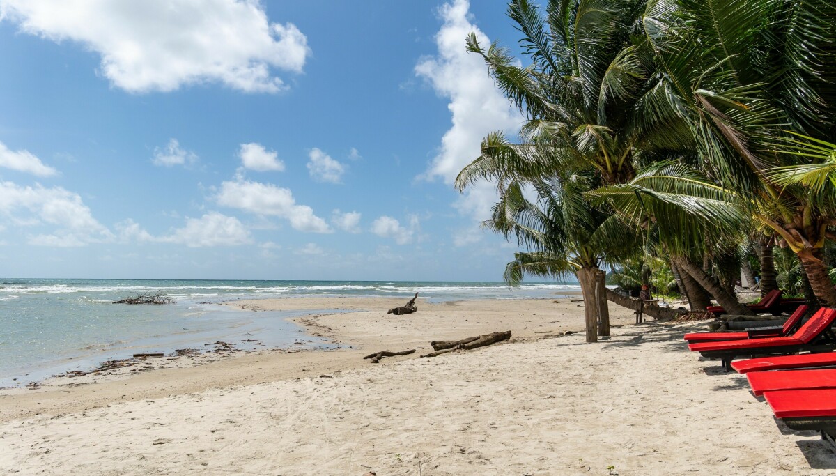 Skjerper reiseadvarslene