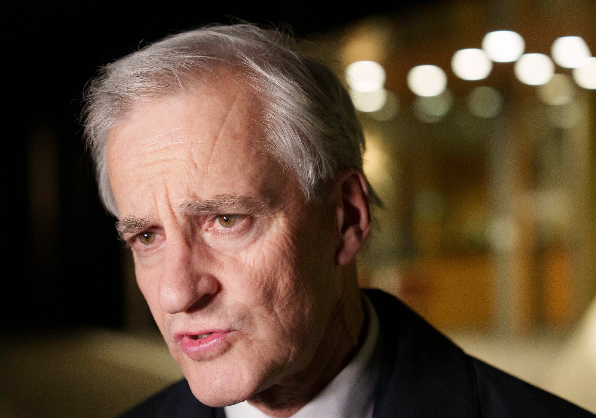 Vil ha krisepakke til boligbransjen: Får nei av Støre 