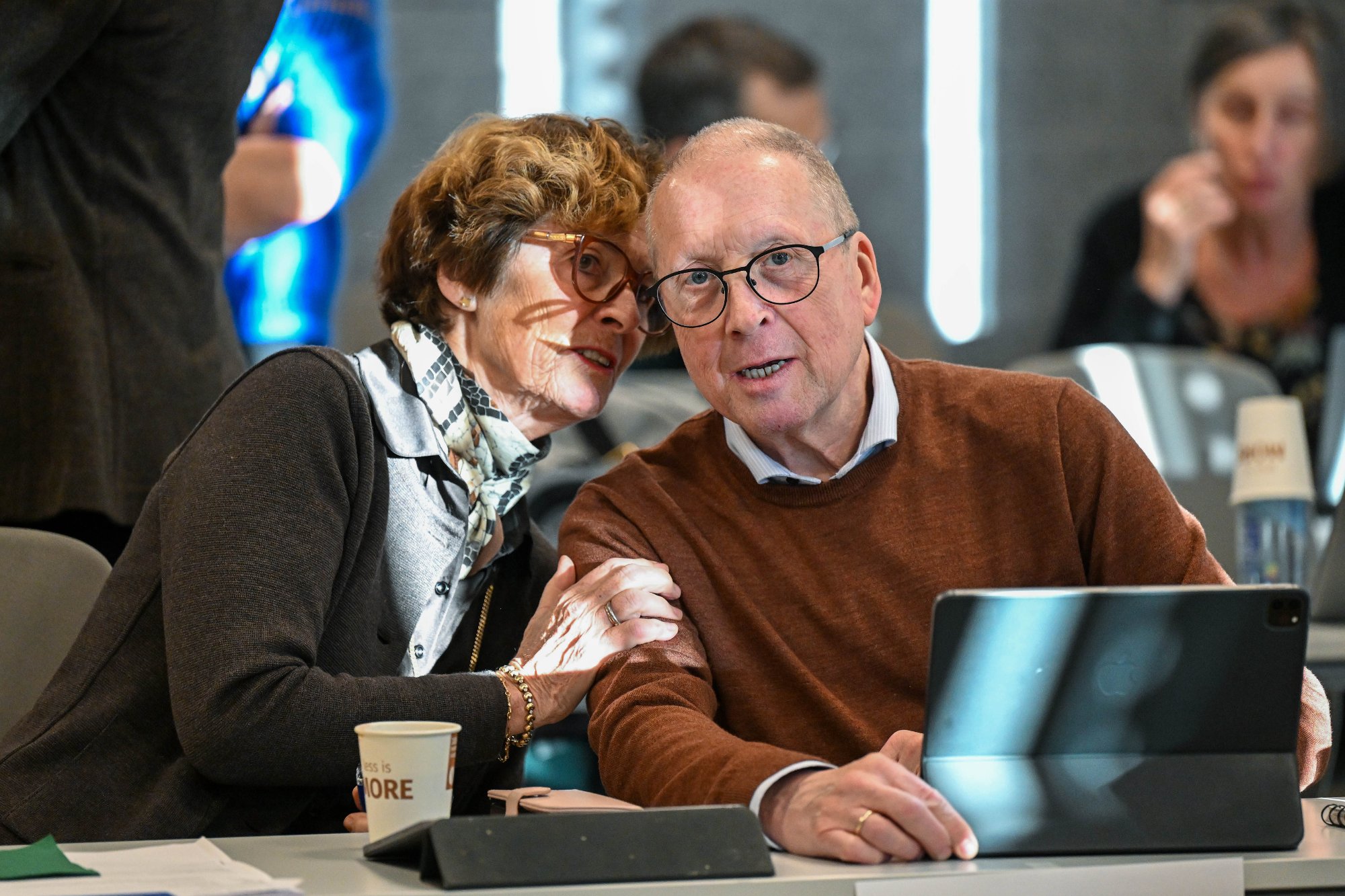 Blodrød utvikling. Går for budsjett med dundrende underskudd: – Jeg er jo bekymret 