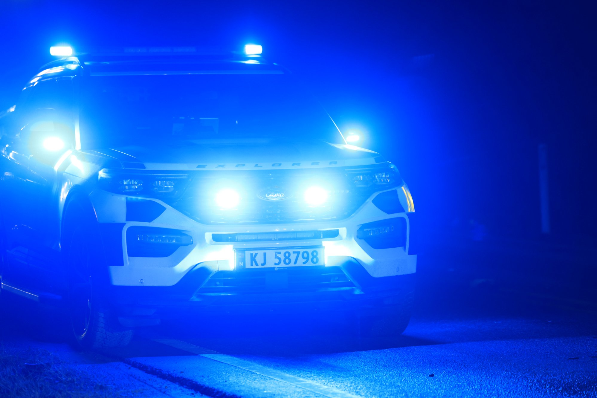 E16 stengt etter alvorlig ulykke