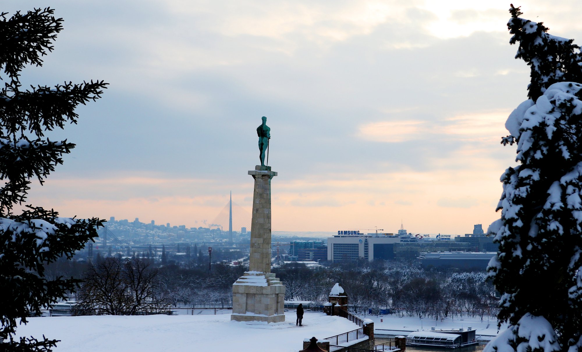 Beograd, Serbia 20121212.
Det berømte monumentet Pobednik (