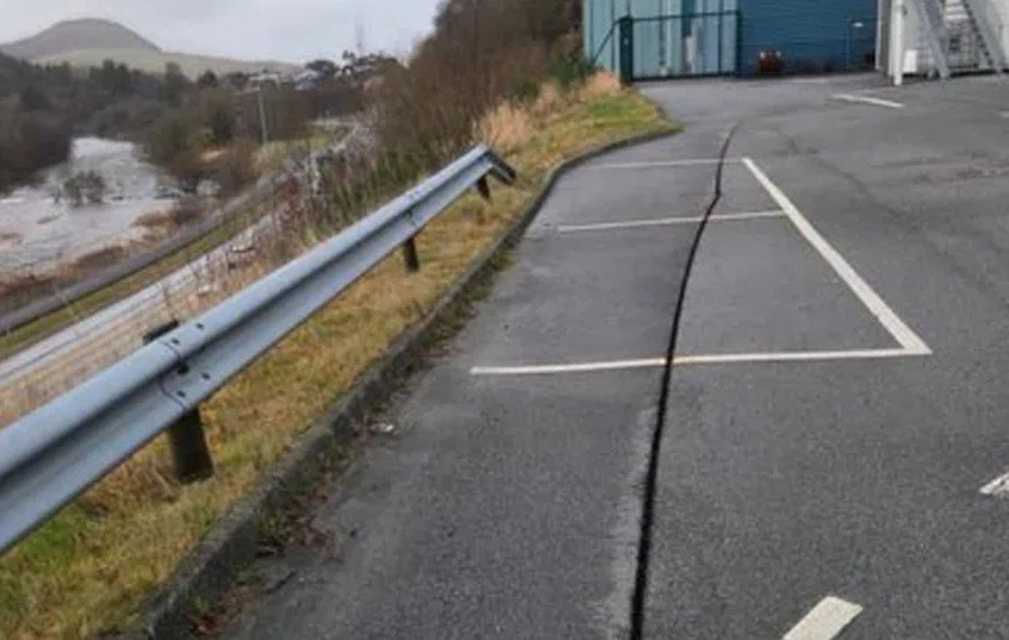 E39 ved Kongeparken i Rogaland stengt grunnet jordrasfare