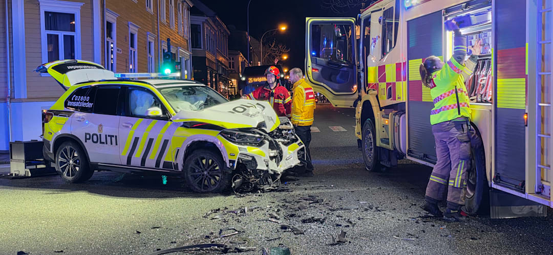 Sammenstøt mellom buss og politibil i Trondheim