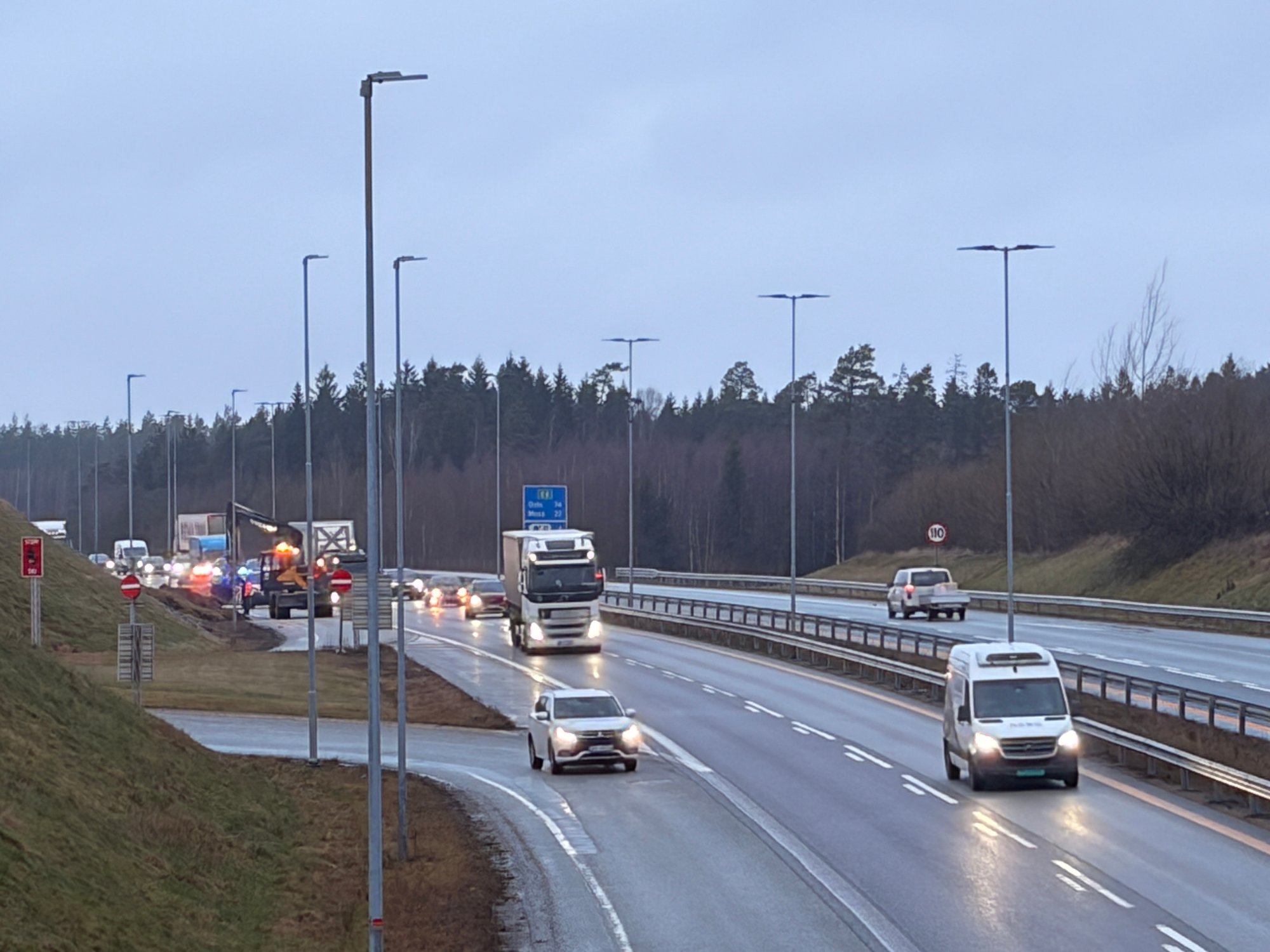 Rykker ut til jordras på E6