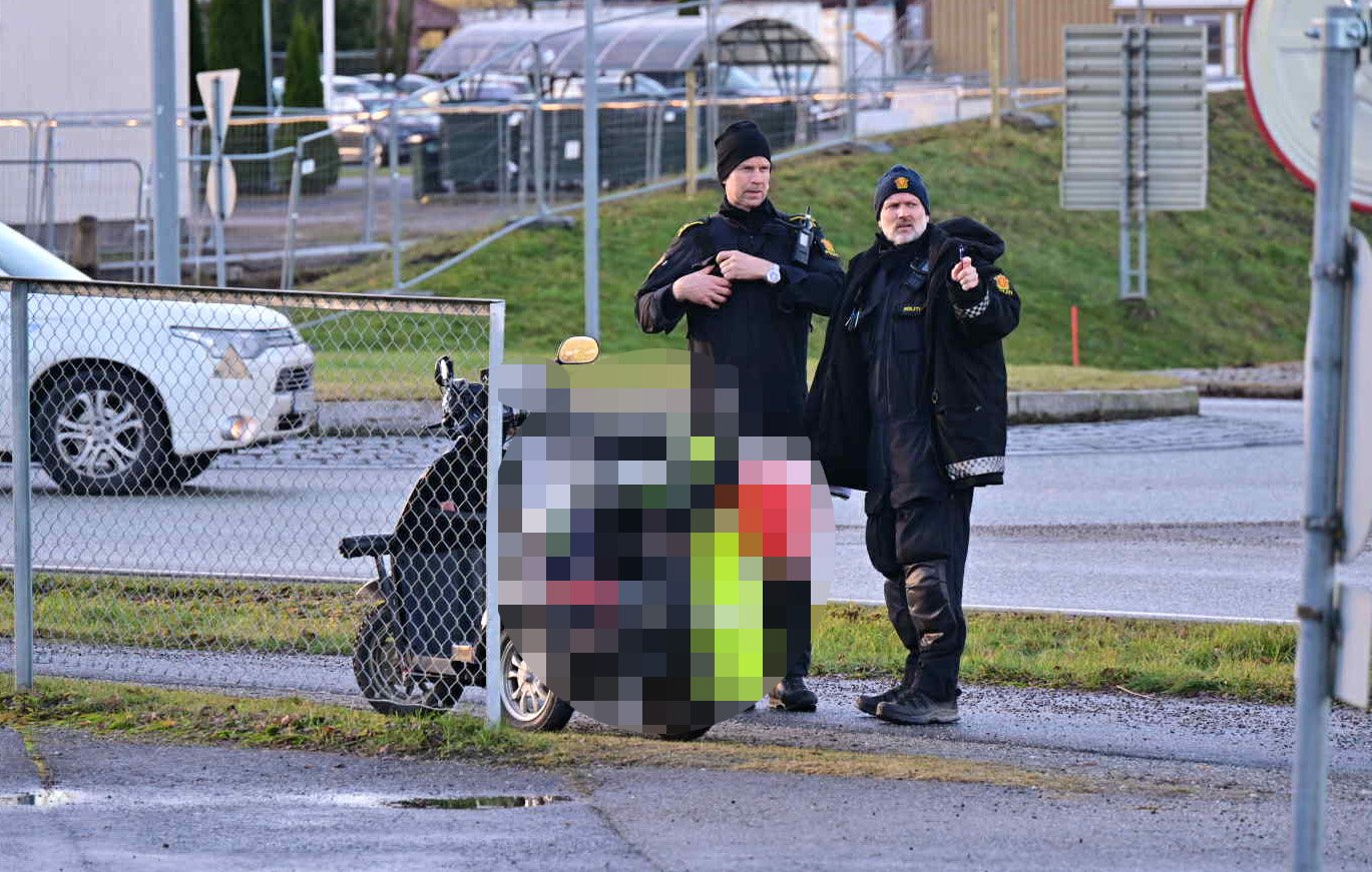 Elektrisk rullestol krasjet med bil