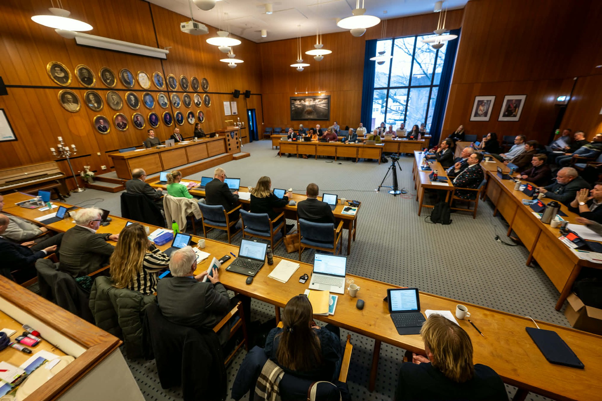 Ampert i kommunestyret: – Vi vil nødig ende på Robek-lista