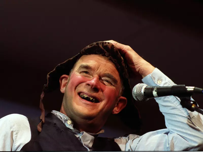 Hele Norges Oluf er død