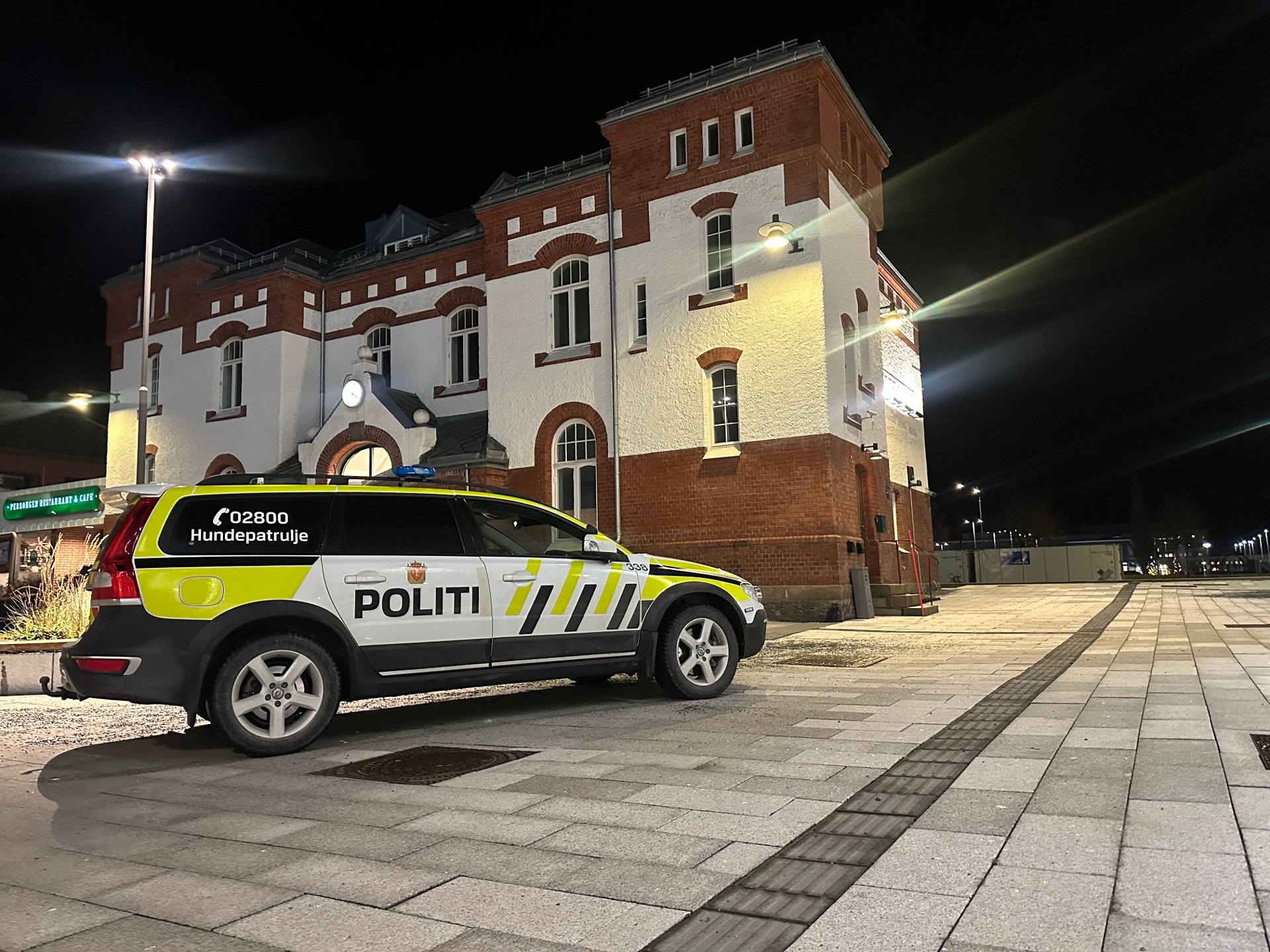 Melding om knivstikking i Steinkjer – mann i 20-årene siktet 