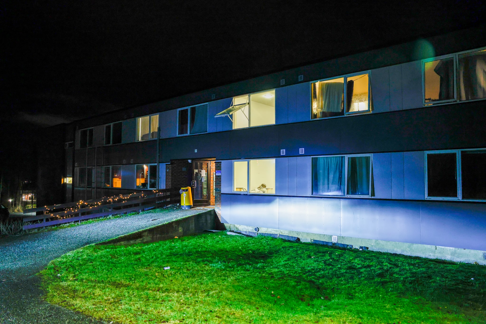 Én død etter voldshendelse i Lier – mann siktet for drap