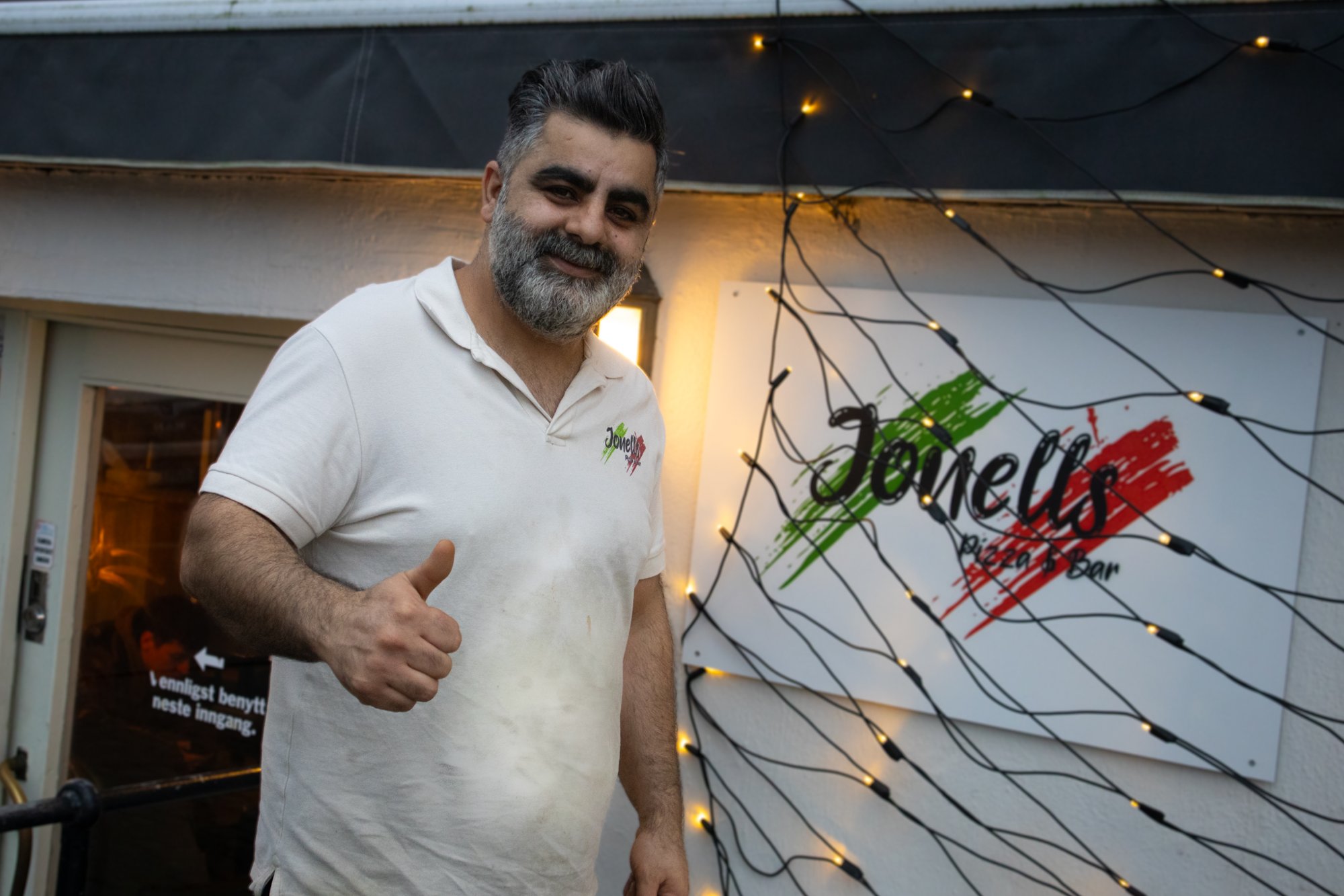 Kø fra første dag på Jonell’s i Son: – Det går veldig bra her