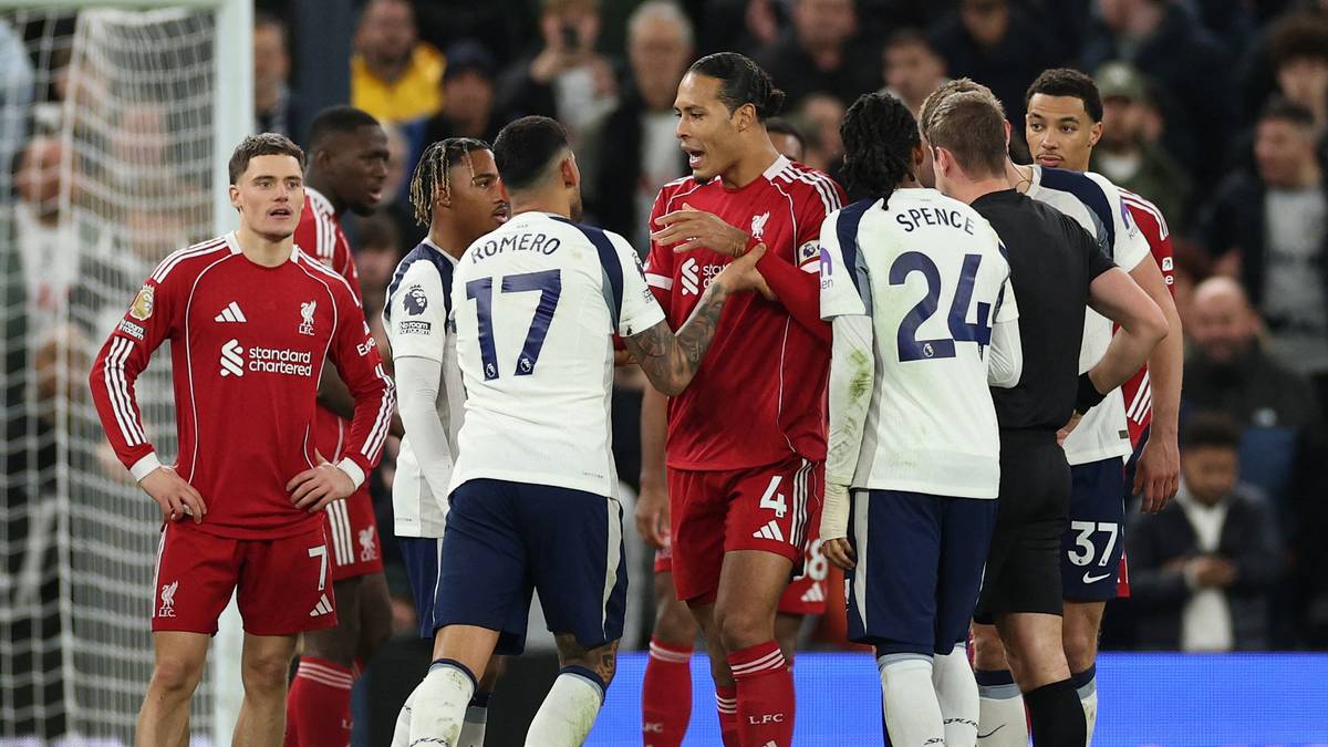 Fikk to røde kort i kaoskamp – varsler prat med spillerne