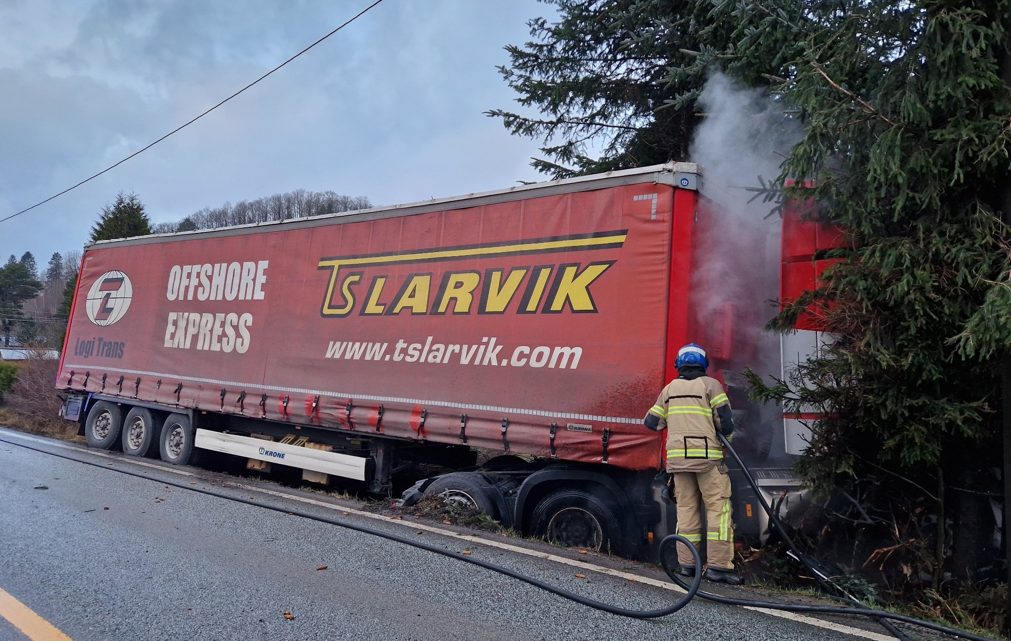 Testet den nye luksus-bilen på traktorveier i Lyngdal - nå varsler Christoffer (23) sak mot avisen