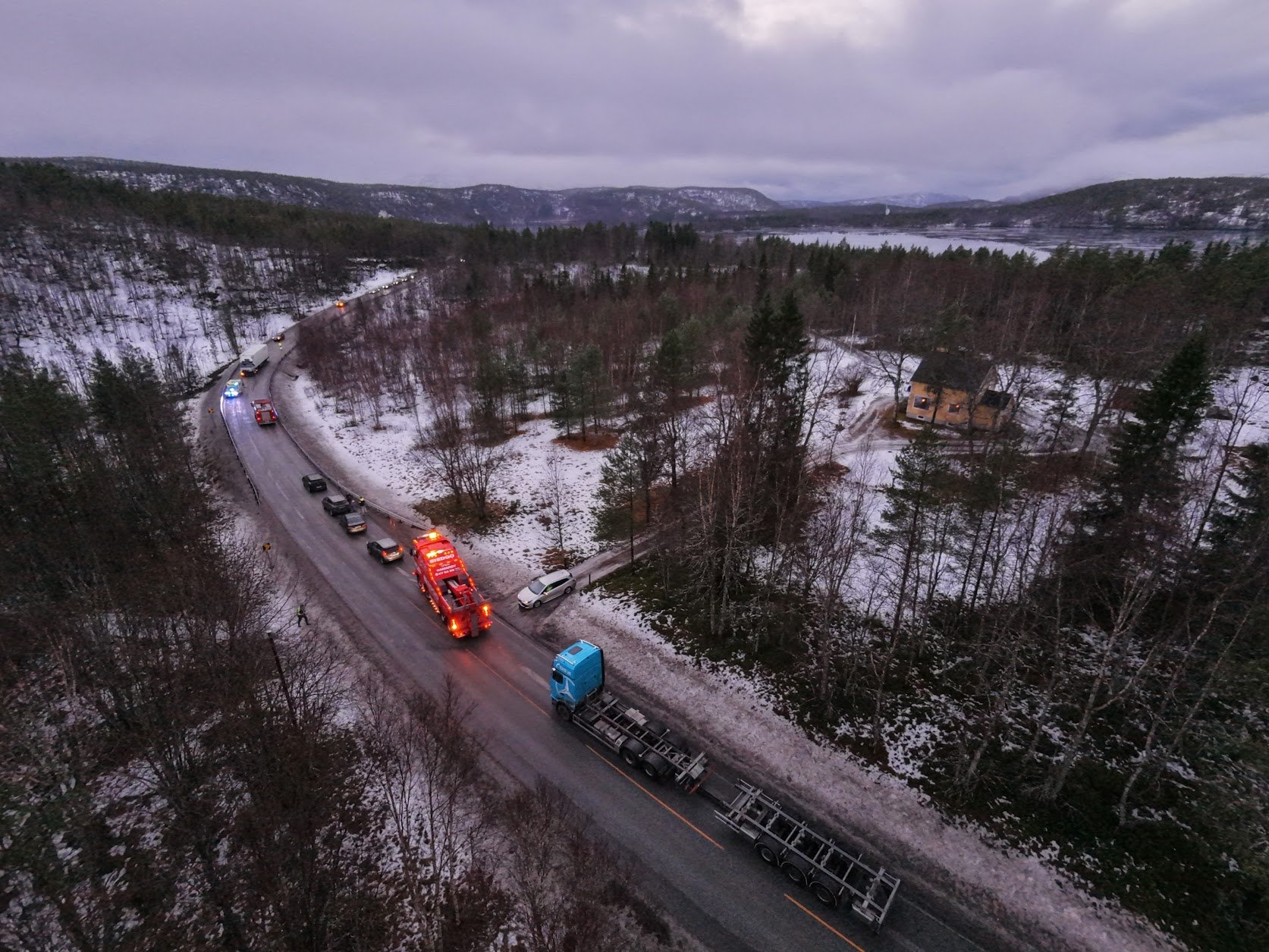 To trailere kolliderte front mot front på E6
