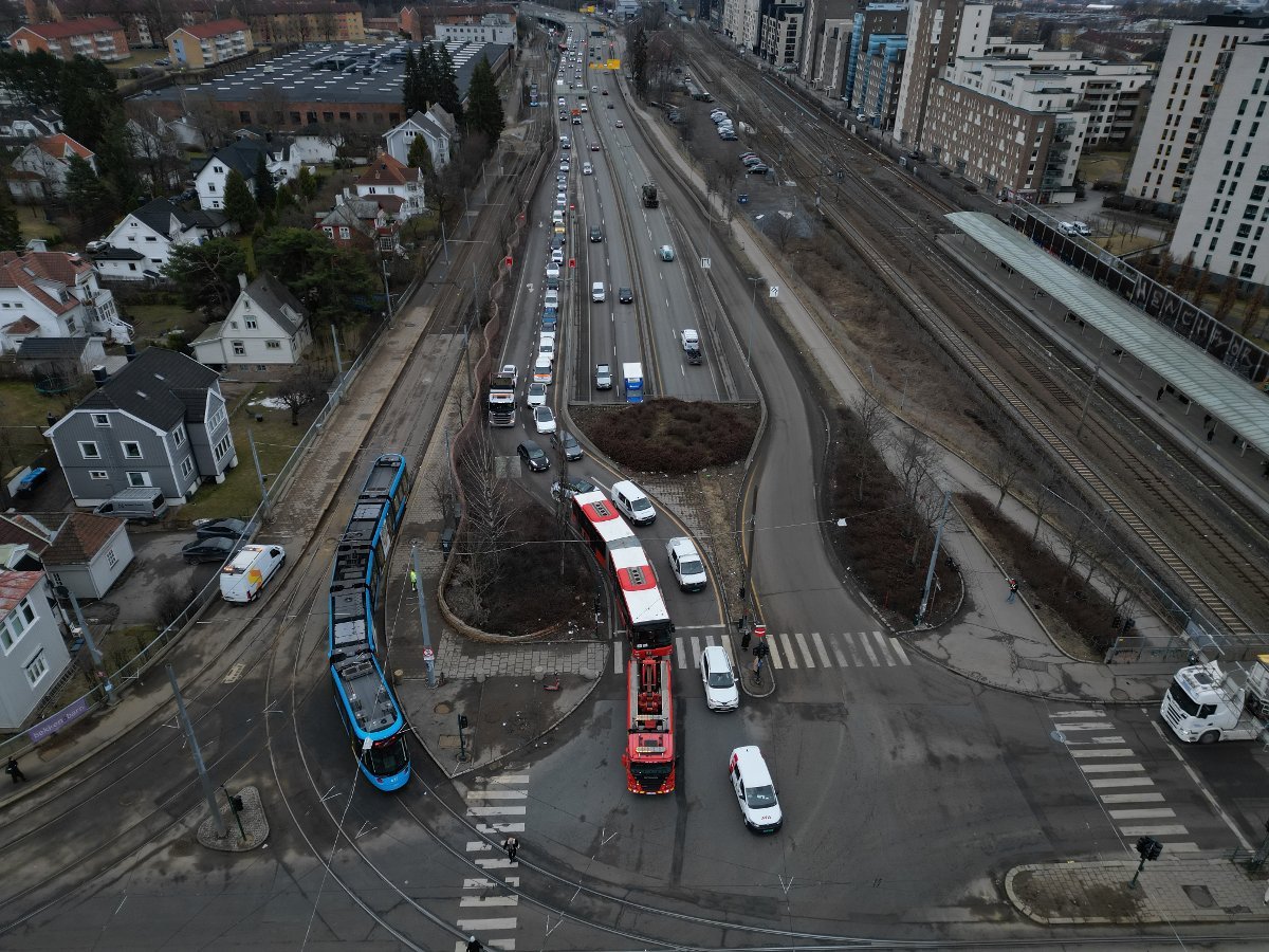 Får flere meldinger om glatte veier – trekker fram én hovedfartsåre