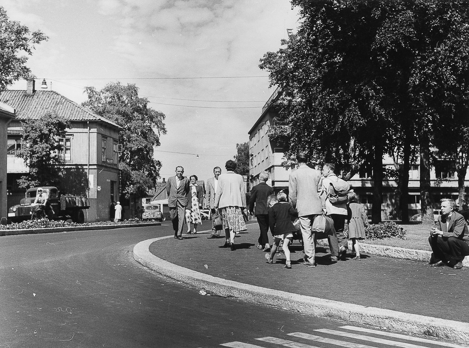 De unike bildene av folk og bygninger i gamle Tønsberg lå i pappesker på et loft – nå har de blitt til en bok
