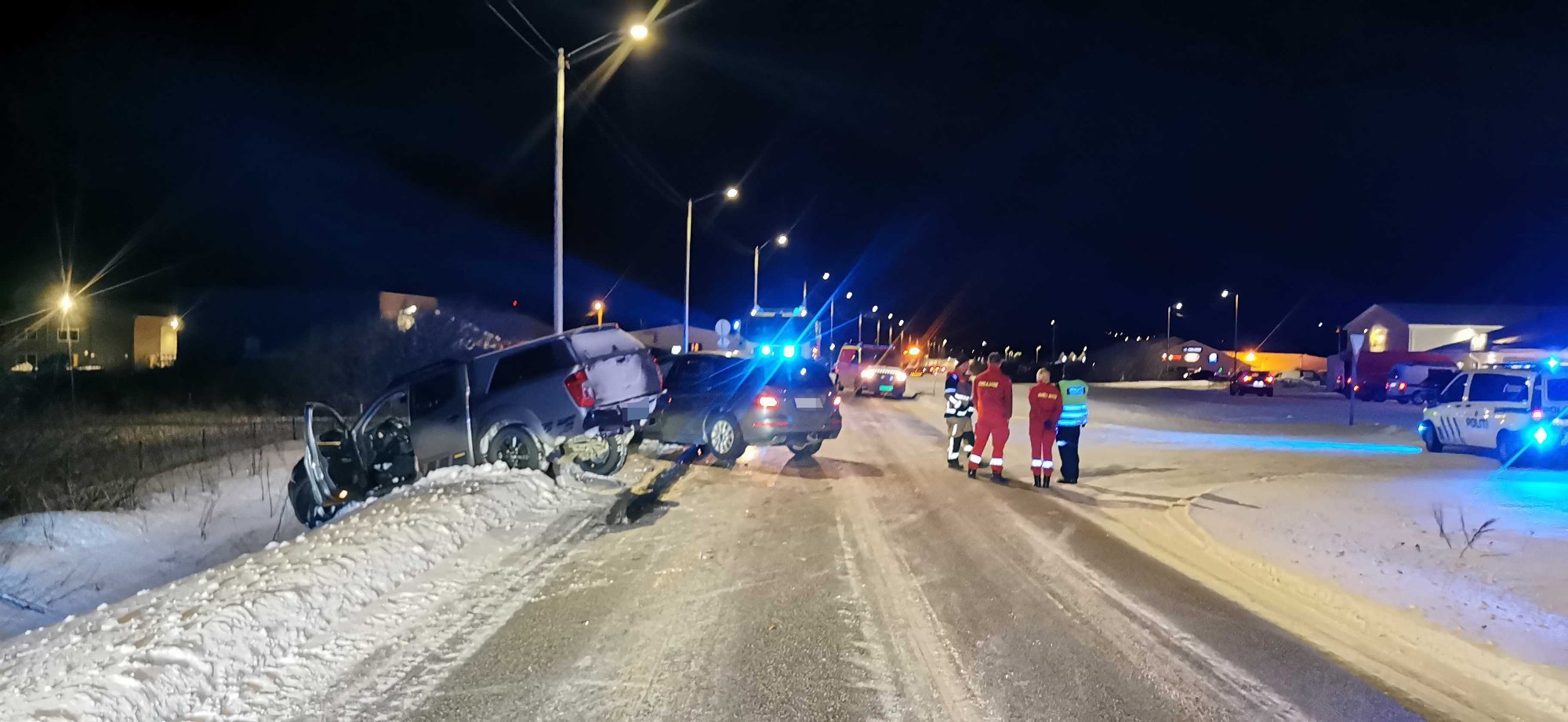 To personer fraktet til legevakta