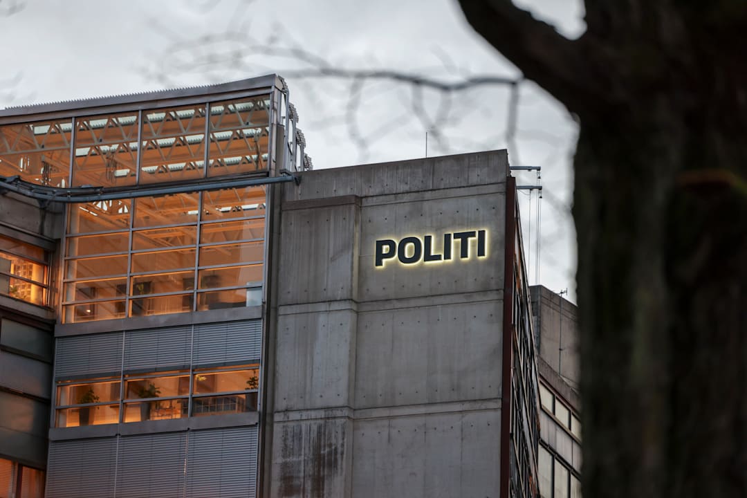 Henlegger overgreps­sak mot norsk forfatter