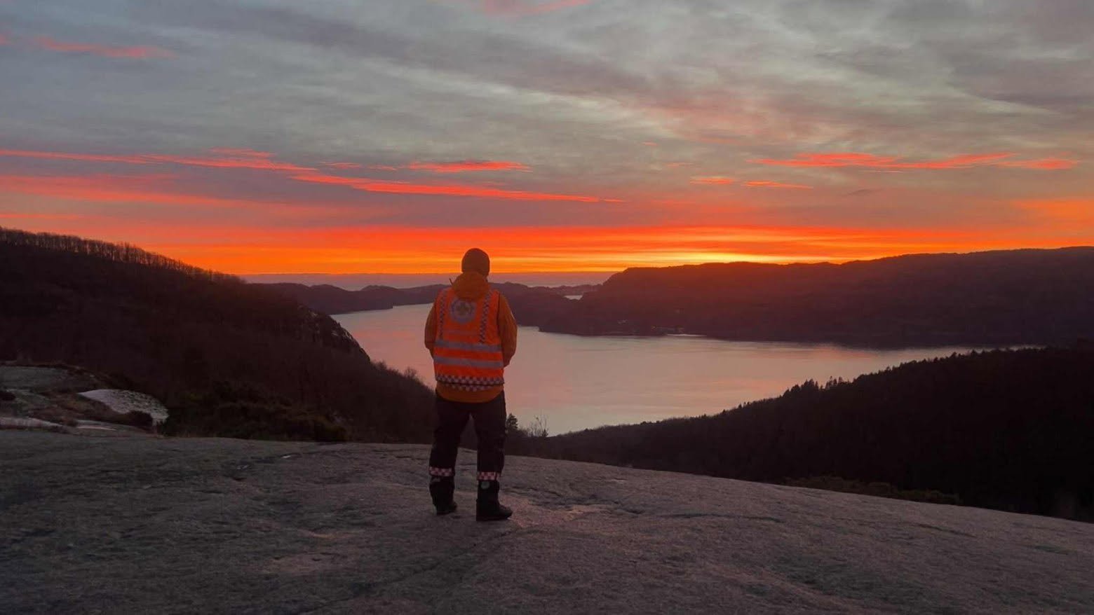 Frederick (24) og frivillige finsøker på nytt leteområdet: - Hun kan fortsatt være i live